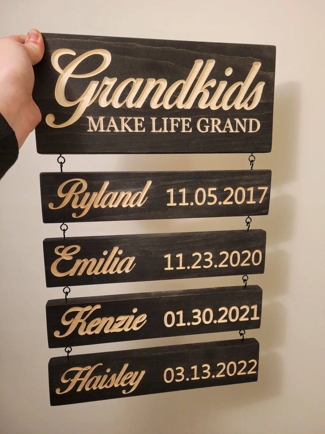 Personalized Grandkids Hanging Sign | 2024 Version Engraved Design