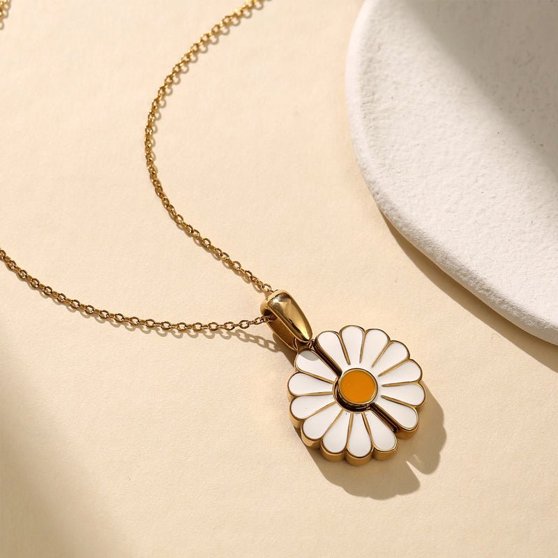 Customizable Daisy Locket Necklace - Canvasgiftco