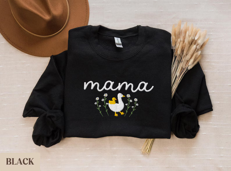 Embroidered Mama Duck Sweatshirt – Cute Floral Duck Mama Crewneck, Cozy Mother’s Day Gift for Mom, New Mom Gift Sweatshirt