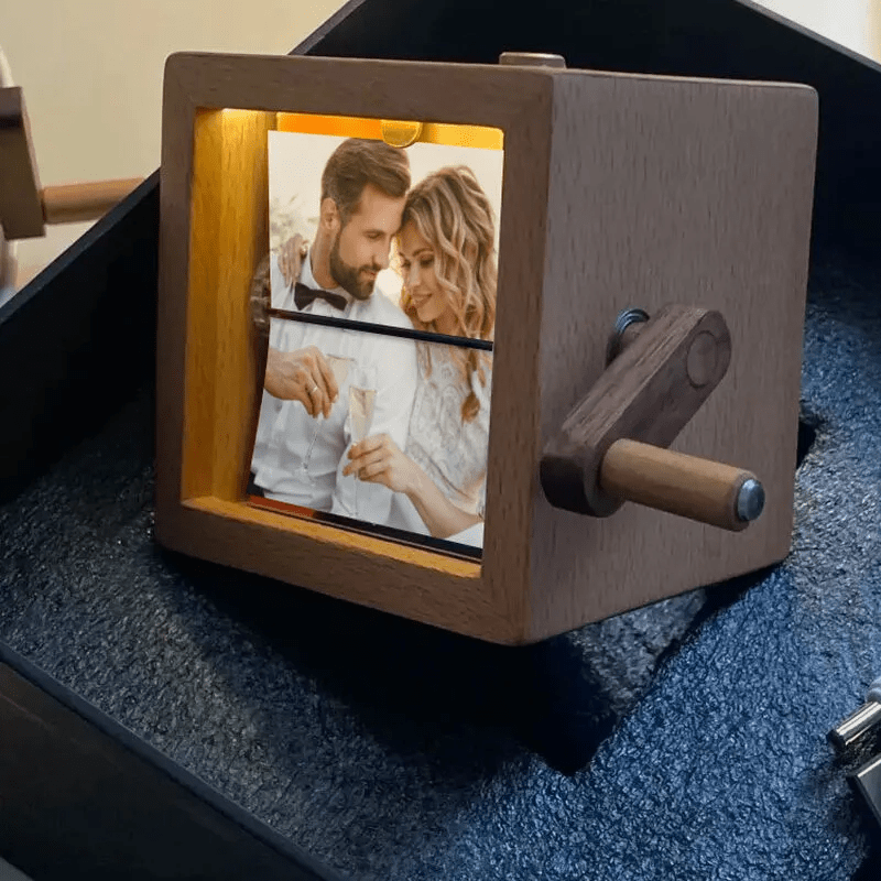Personalized Hand - cranked Photo Album - As A Gift To Commemorate Every Interesting Picture - Canvasgiftco