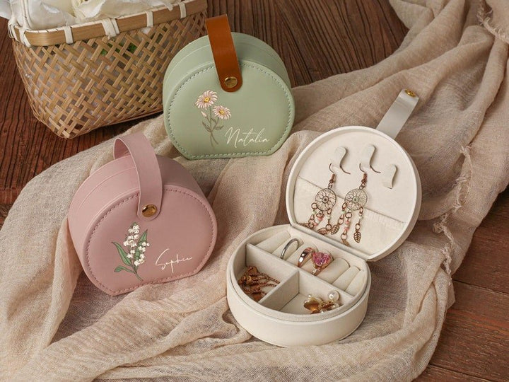 Personalized Name Jewelry Box for Bridesmaids - Canvasgiftco