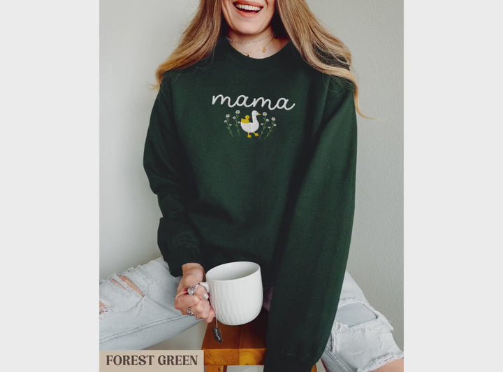 Embroidered Mama Duck Sweatshirt – Cute Floral Duck Mama Crewneck, Cozy Mother’s Day Gift for Mom, New Mom Gift Sweatshirt